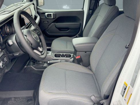 New 2025 Jeep Gladiator Sport image 5