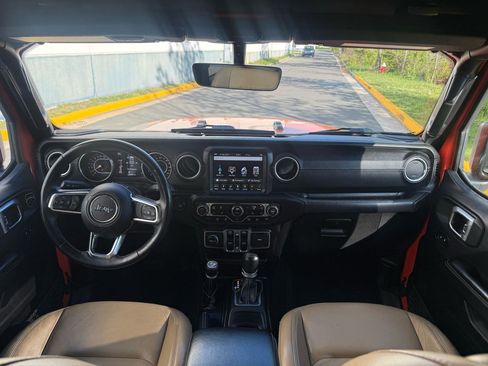 Used 2018 Jeep Wrangler Unlimited Sahara image 24