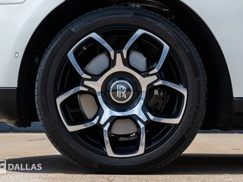 Used 2022 Rolls-Royce Cullinan AWD/4WD image 9