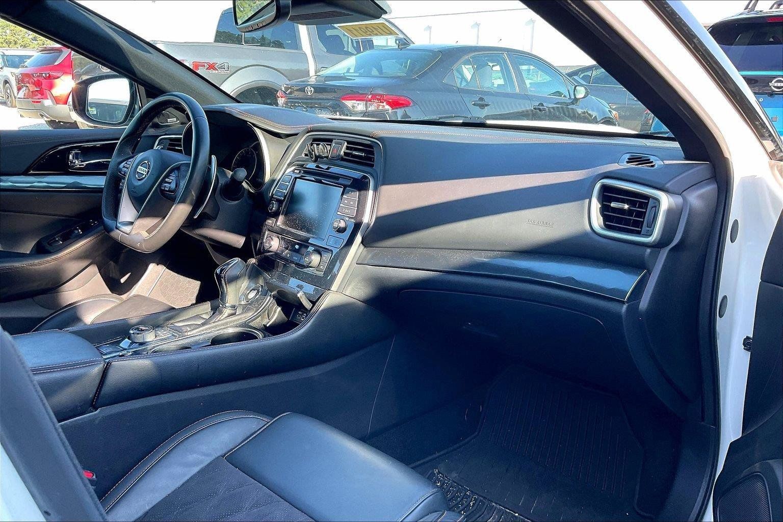 Certified 2020 Nissan Maxima SR w/ Sport Mat Group FWD image 6