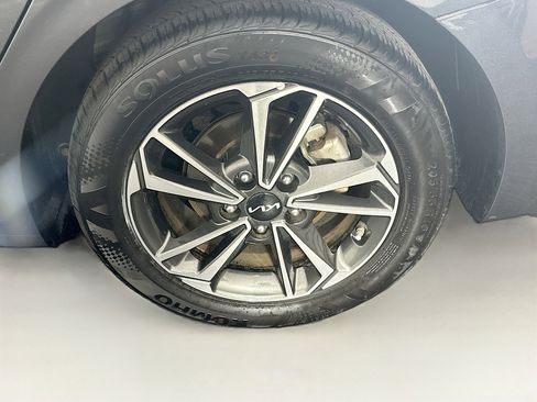 Used 2024 Kia Forte LXS image 11