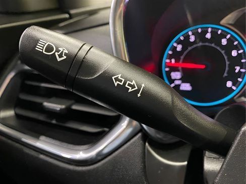 Used 2019 Chevrolet Equinox LT w/ Sun & Navigation Package image 20