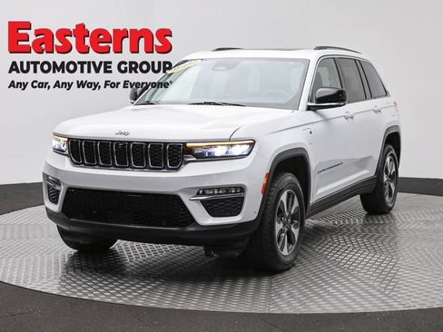 Used 2022 Jeep Grand Cherokee Limited 4xe w/ Luxury Tech Group II AWD/4WD image 1