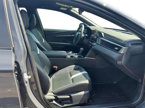 Used 2025 Toyota Camry SE w/ Convenience Package FWD image 22