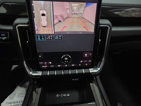 Used 2026 GMC Yukon Elevation AWD/4WD image 16