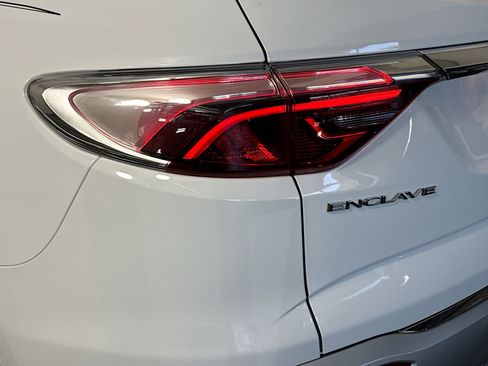 Used 2023 Buick Enclave Essence image 36