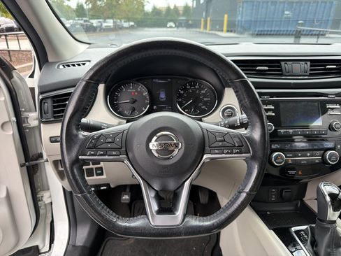 Used 2018 Nissan Rogue Sport SV w/ SV All-Weather Package AWD/4WD image 16