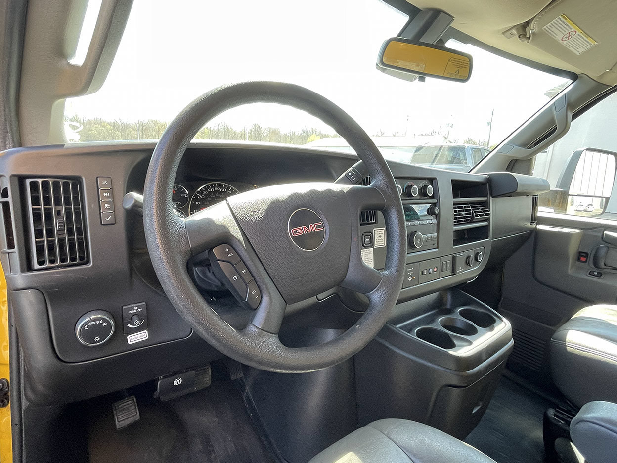 Used 2021 GMC Savana 3500 Extended w/ Power Convenience Package RWD image 25