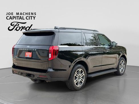 Used 2025 Ford Expedition Active AWD/4WD image 5