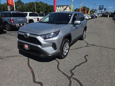 Used 2022 Toyota RAV4 LE AWD/4WD image 1