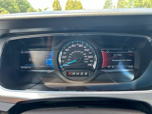 Used 2018 Ford Taurus SEL w/ Equipment Group 201A AWD/4WD image 11