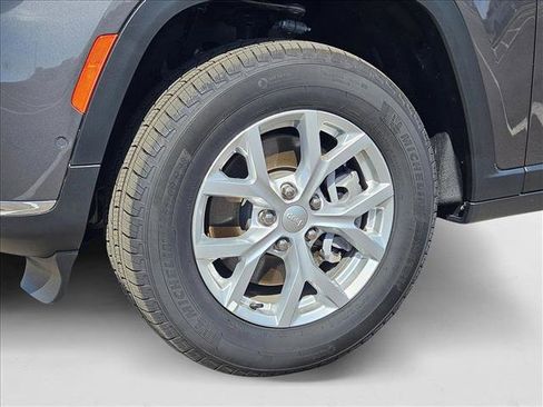 New 2024 Jeep Grand Cherokee L Limited w/ Luxury Tech Group II image 10