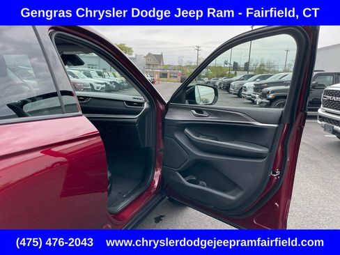 Certified 2023 Jeep Grand Cherokee Limited w/ Luxury Tech Group II AWD/4WD image 8