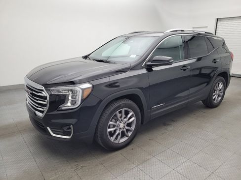 Used 2024 GMC Terrain SLT image 2