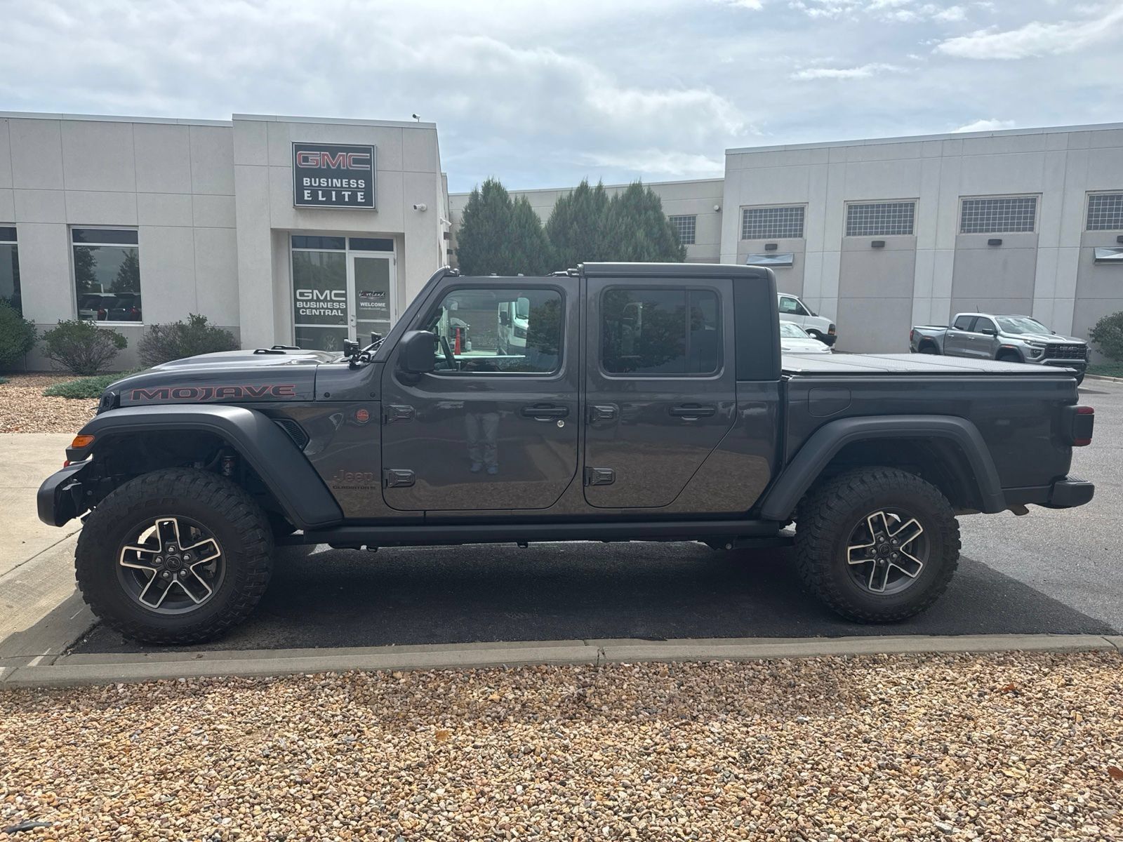 Used 2024 Jeep Gladiator Mojave w/ Safety Group AWD/4WD image 3