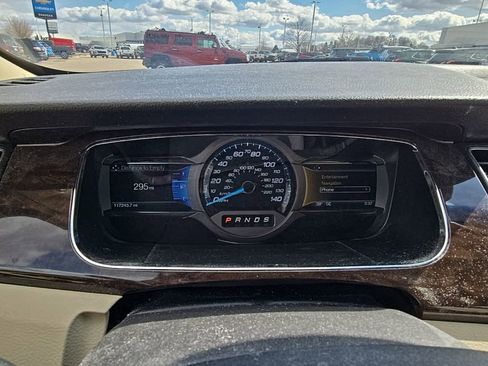 Used 2018 Ford Taurus Limited image 19