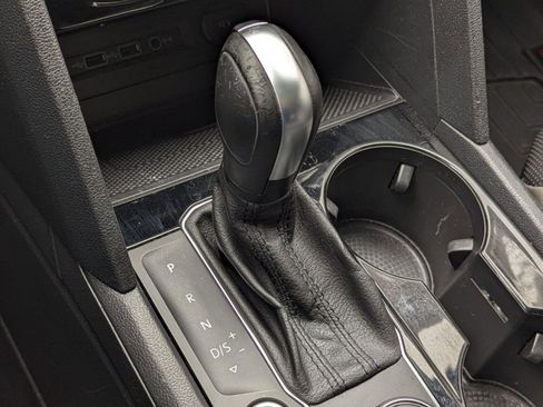 Used 2021 Volkswagen Atlas SEL Premium image 34