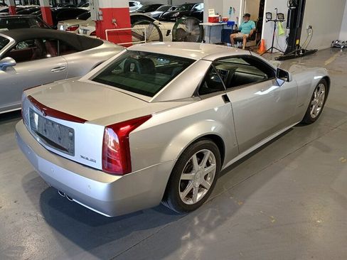 Used 2006 Cadillac XLR RWD image 5