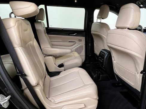 Certified 2023 Jeep Grand Cherokee L Limited w/ Luxury Tech Group II image 18