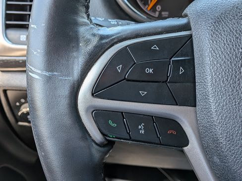 Used 2018 Jeep Grand Cherokee Altitude RWD image 27