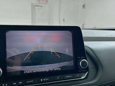 Used 2023 Nissan Rogue SV image 22