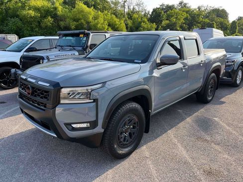 Used 2025 Nissan Frontier Pro-X RWD image 4