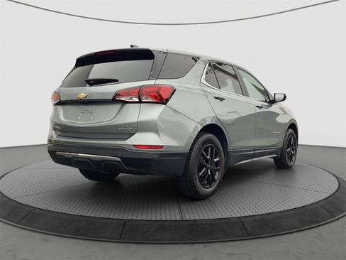 Used 2023 Chevrolet Equinox LT w/ Driver Convenience Package image 7