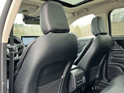 Used 2023 Lincoln Corsair AWD w/ Equipment Group 101A image 32