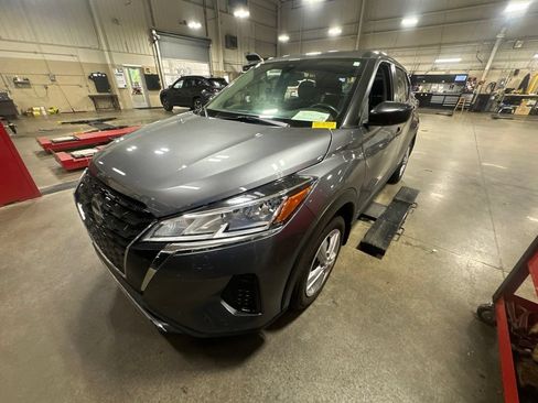 Used 2024 Nissan Kicks S FWD image 3