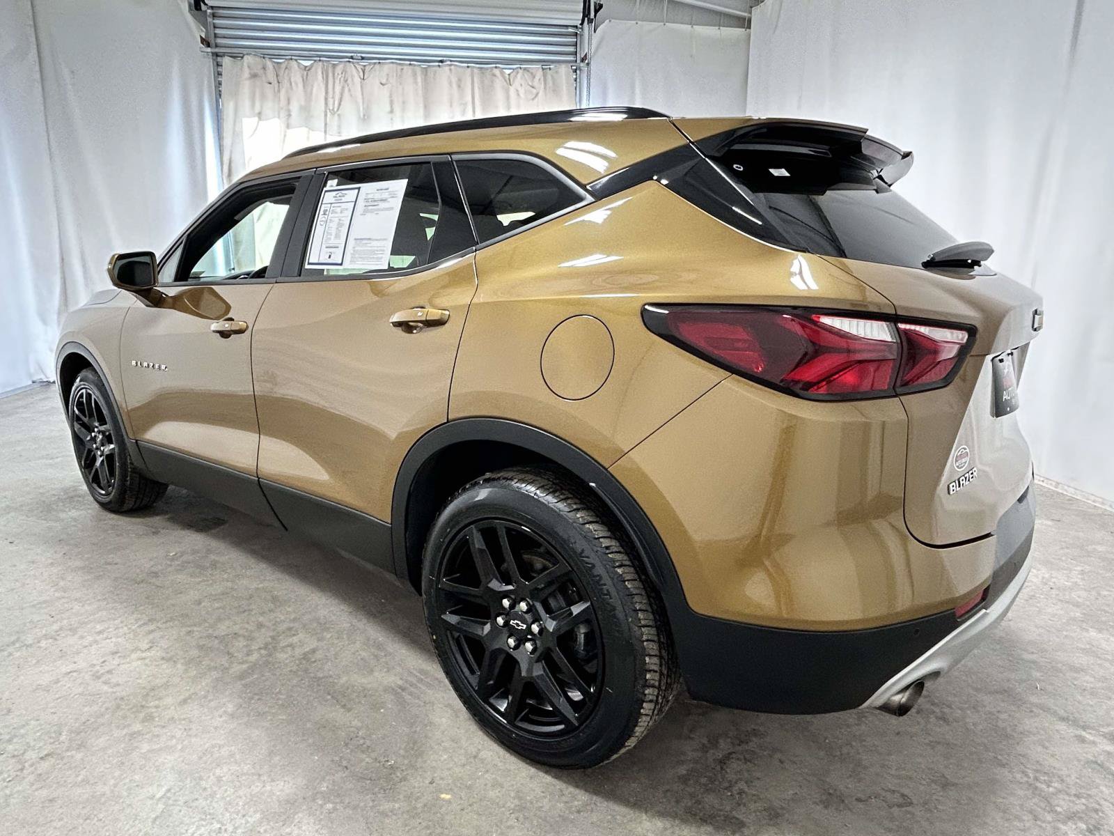 Used 2019 Chevrolet Blazer LT w/ Sun and Wheels Package FWD image 4