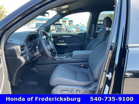 Used 2026 Honda Pilot Sport image 21