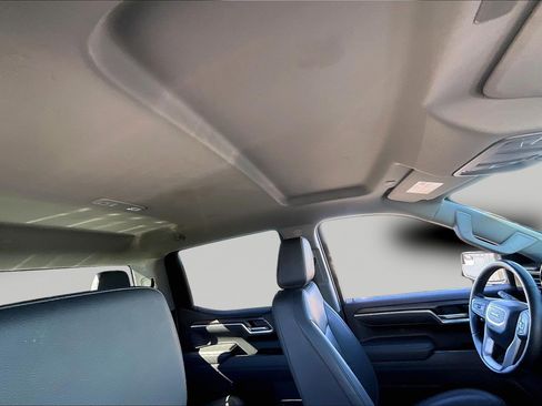 Used 2025 GMC Sierra 1500 SLT image 28