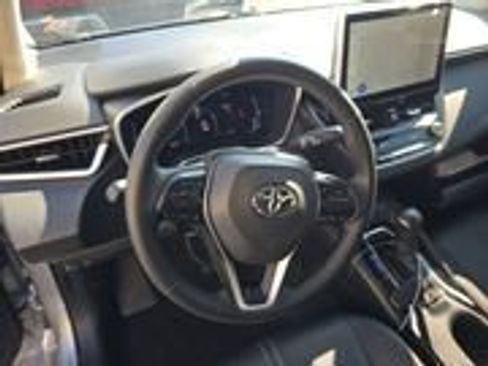 Used 2025 Toyota Corolla XLE image 10