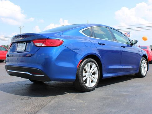 Used 2016 Chrysler 200 Limited FWD image 4