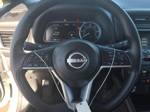 Used 2024 Nissan Leaf S image 8