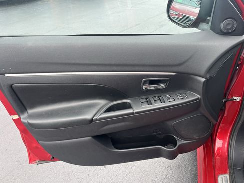 Used 2011 Mitsubishi Outlander Sport ES FWD image 12