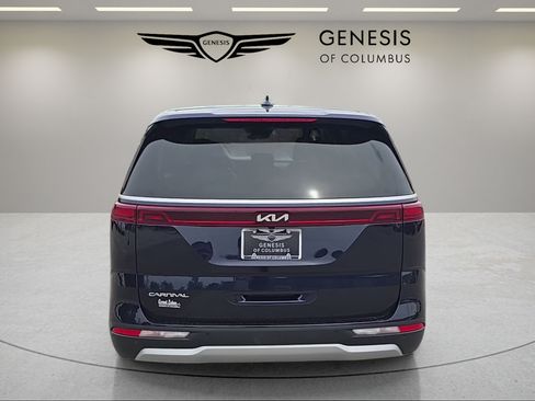 Used 2024 Kia Carnival LX FWD image 4