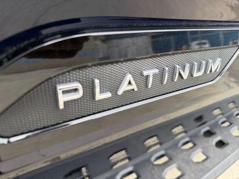 Used 2022 Toyota Tundra Platinum AWD/4WD image 29