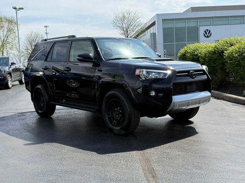 Used 2024 Toyota 4Runner TRD Off-Road Premium w/ Off Road Premium Plus Package AWD/4WD image 3