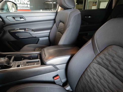 Used 2022 Nissan Pathfinder SV FWD image 10