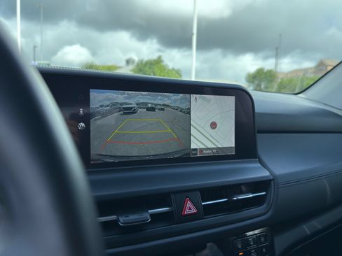 Used 2024 Kia Seltos EX FWD image 18
