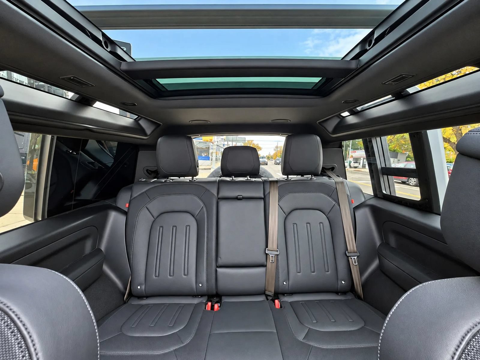 Used 2022 Land Rover Defender 90 X-Dynamic HSE AWD/4WD image 55
