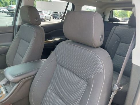 Used 2023 GMC Acadia SLE w/ Driver Convenience Package FWD image 21