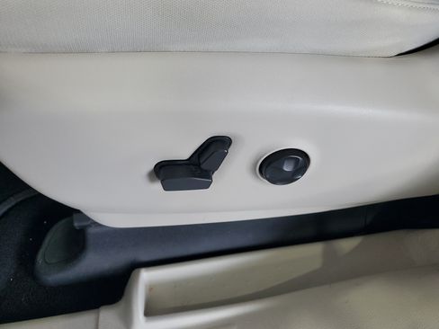 Used 2017 Chrysler Pacifica LX FWD image 20