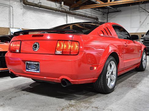 Used 2009 Ford Mustang GT Premium RWD image 6