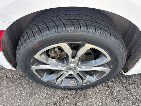 Used 2024 Chrysler Pacifica Pinnacle AWD/4WD image 10