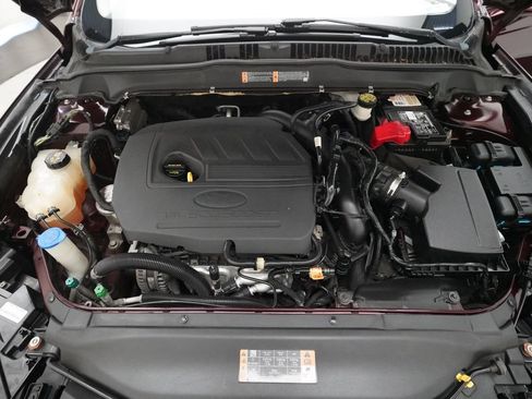 Used 2017 Ford Fusion SE w/ Fusion SE Technology Package FWD image 3