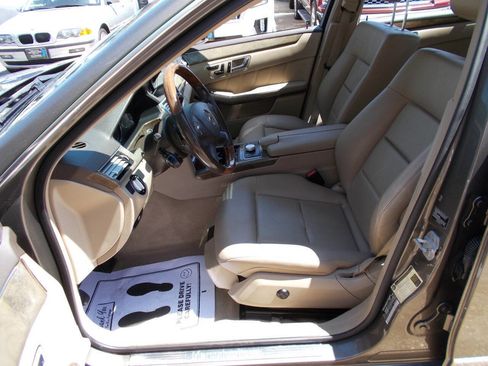 Used 2010 Mercedes-Benz E 350 4MATIC Sedan image 11