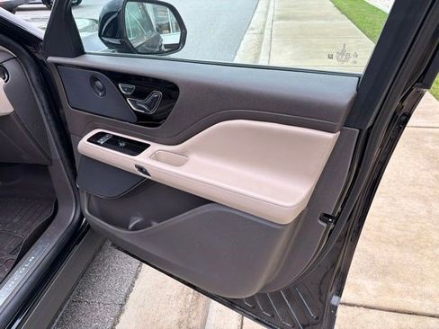 Used 2023 Lincoln Aviator Reserve w/ Equipment Group 201A AWD/4WD image 27