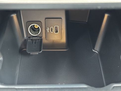 New 2025 Ford Explorer Active image 27